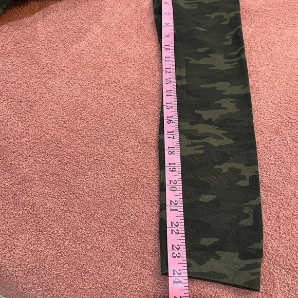 SPANX Look at me Now Camo Leggings - Picture 8 of 8